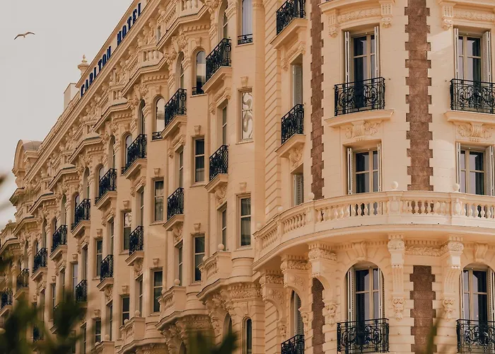 Carlton Cannes, A Regent Hotel